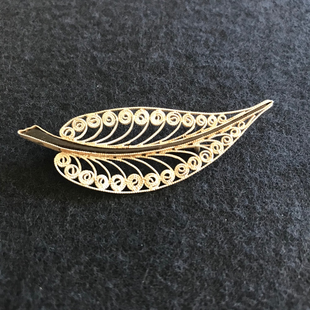 Vintage Sterling & Black Leaf Brooch